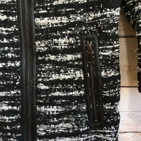 CARLISLE ZIP FRONT JACKET IN BLACK AND WHITE WITH BLACK LEATHER TRIM - Picture 9 of 12